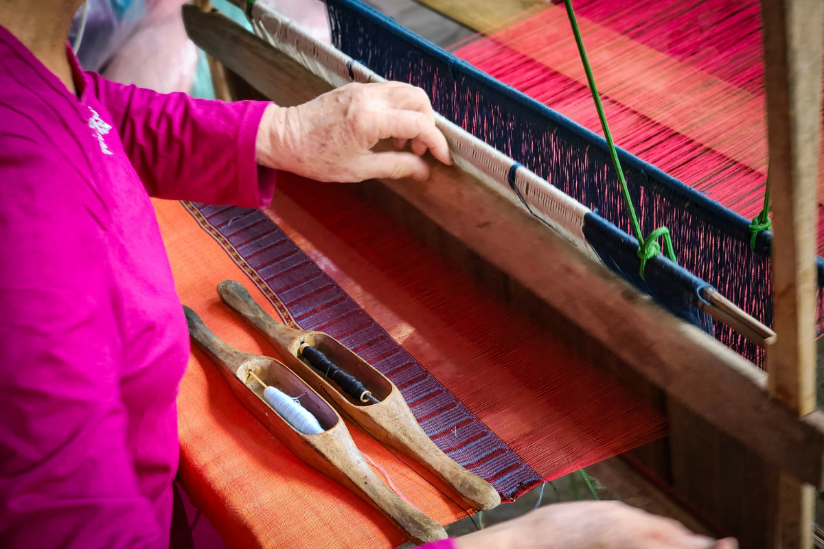 Join local weaving workshops in Mai Chau (2) Join local weaving workshops in Mai Chau