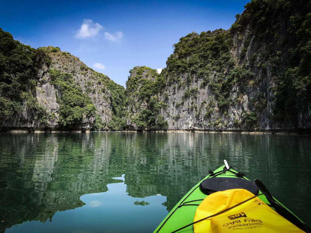 The unmissable destinations to enjoy the falls in North Vietnam, Cat Ba Lan Ha