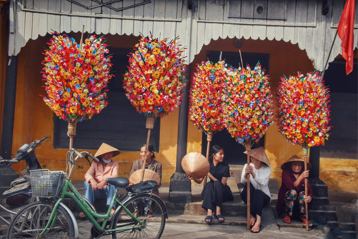 Hue Thanh Tien paper flower village