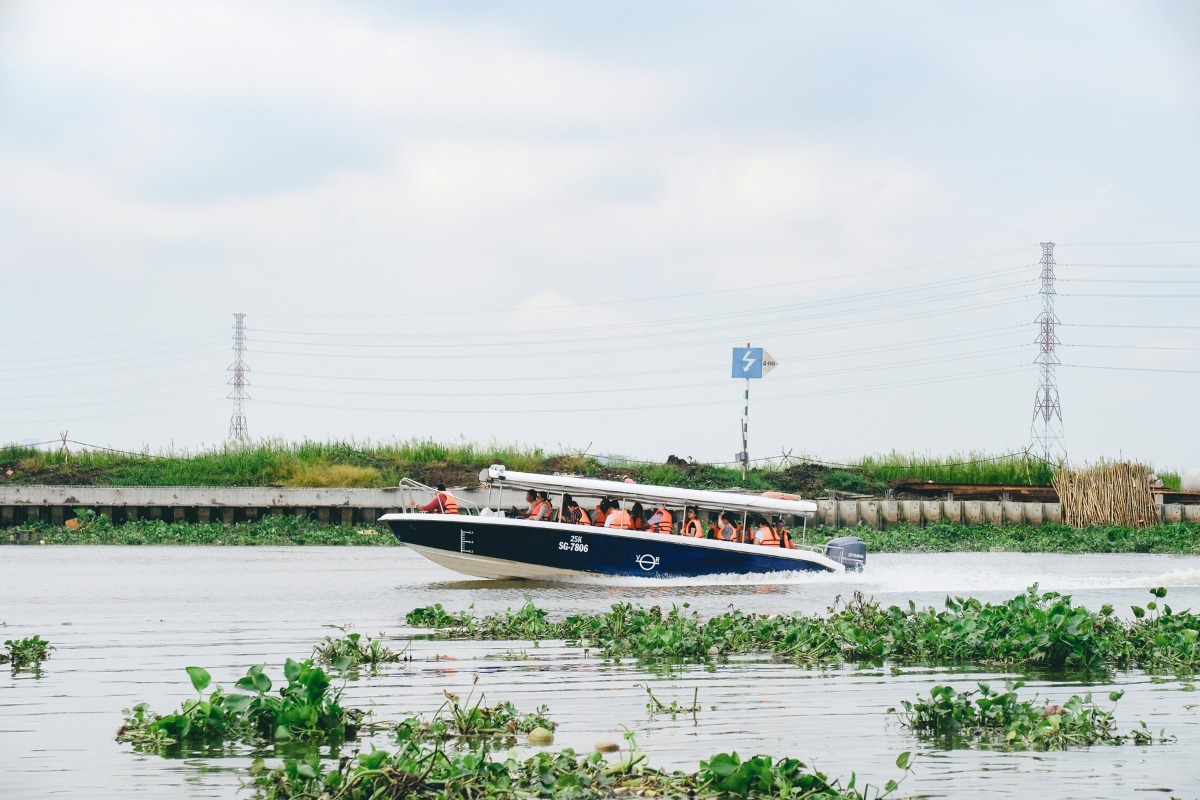 sai gon river from speedboat