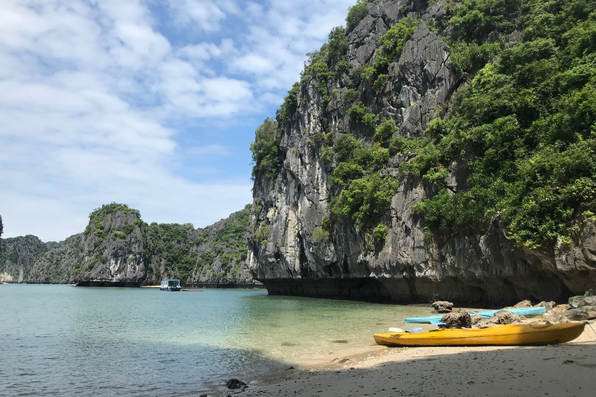 Untouched beach in Lan Ha – Ha Long – Bai Tu Long Bay Untouched beach in Lan Ha - Ha Long - Bai Tu Long Bay
